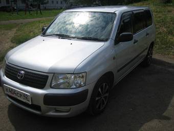 2004 Toyota Succeed Pictures
