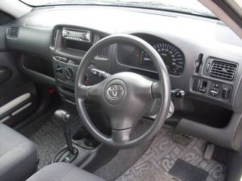 2004 Toyota Succeed Photos