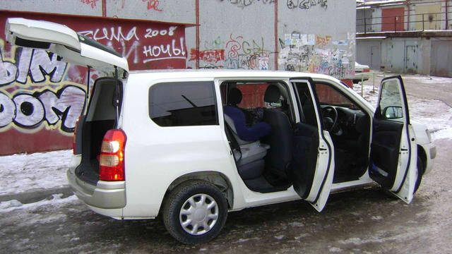 2005 Toyota Succeed