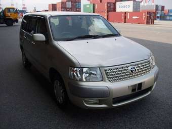 2005 Toyota Succeed Photos