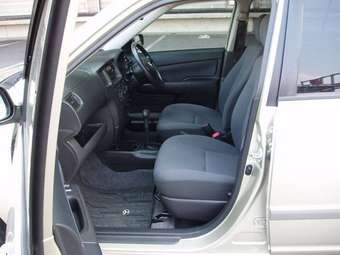 2005 Toyota Succeed Pics