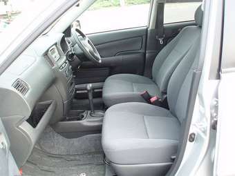 2005 Toyota Succeed Pics