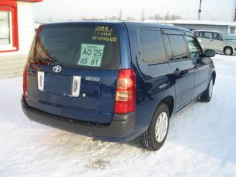 2005 Toyota Succeed Photos