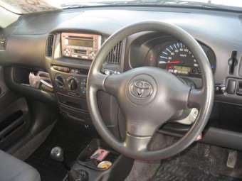 2005 Toyota Succeed Pictures