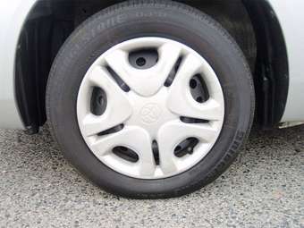 2005 Toyota Succeed Pictures