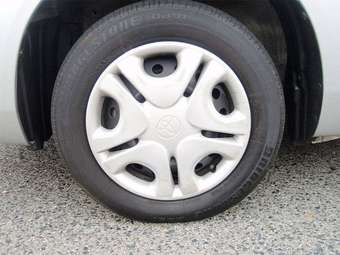 2005 Toyota Succeed Photos