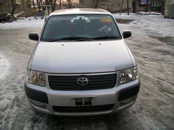 2005 Toyota Succeed Photos