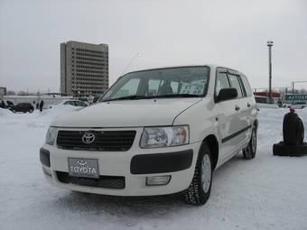 2005 Toyota Succeed Photos