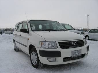 2005 Toyota Succeed Photos