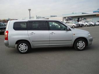 2005 Toyota Succeed Photos