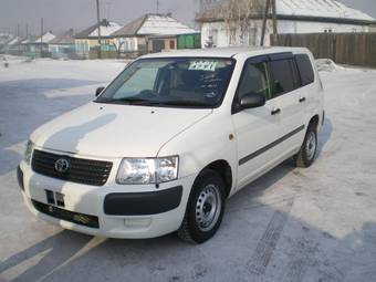 2005 Toyota Succeed Photos