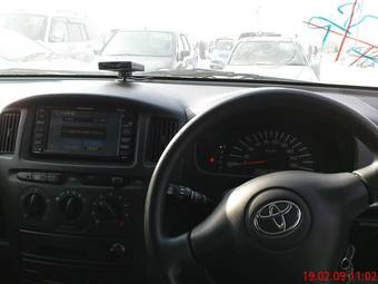 2005 Toyota Succeed Pictures