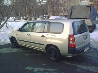 2005 Toyota Succeed Photos