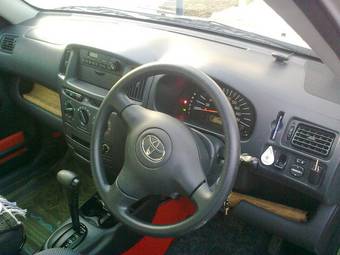 2005 Toyota Succeed Photos