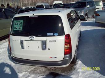 2005 Toyota Succeed Images