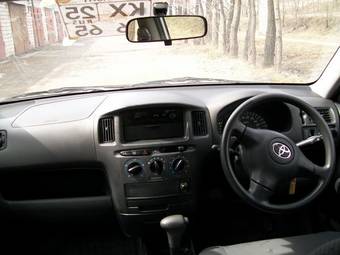 2005 Toyota Succeed Pictures