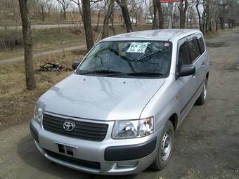 2005 Toyota Succeed Photos