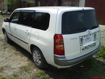 2005 Toyota Succeed Photos