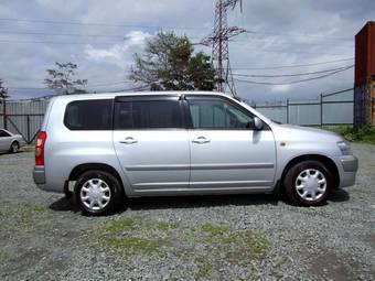 2005 Toyota Succeed Photos