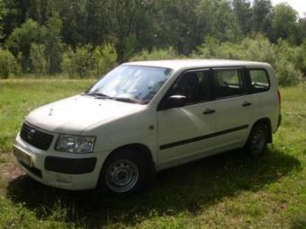 2005 Toyota Succeed Pictures