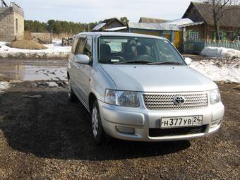2005 Toyota Succeed Photos