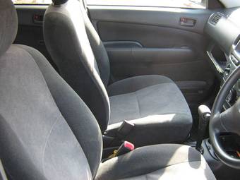 2005 Toyota Succeed Images