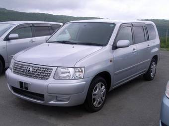2005 Toyota Succeed Images