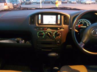 2005 Toyota Succeed Images