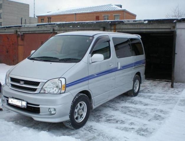 2000 Toyota Touring Hiace