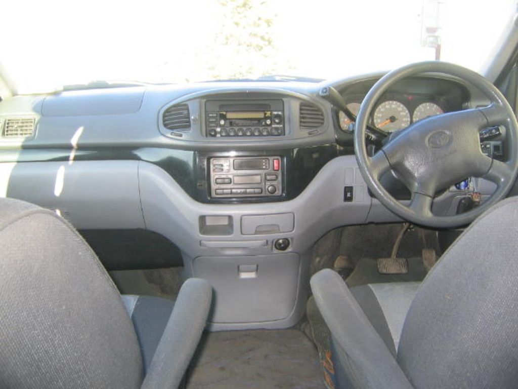 2000 Toyota Touring Hiace