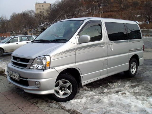 2000 Toyota Touring Hiace