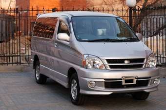 2000 Toyota Touring Hiace Pictures