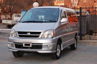 2000 Toyota Touring Hiace Photos