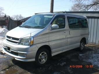 2001 Toyota Touring Hiace Pictures