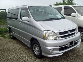 2003 Toyota Touring Hiace Photos