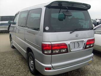 2003 Toyota Touring Hiace Pictures