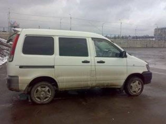 2000 Toyota Town Ace