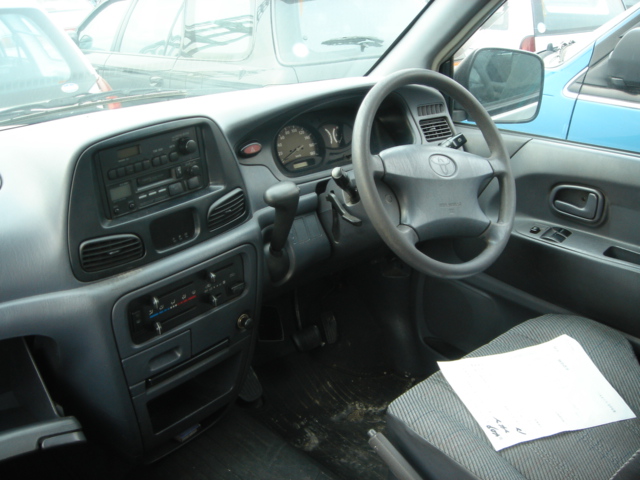 2000 Toyota Town Ace Photos
