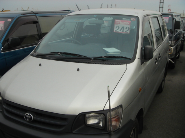 2000 Toyota Town Ace Pictures