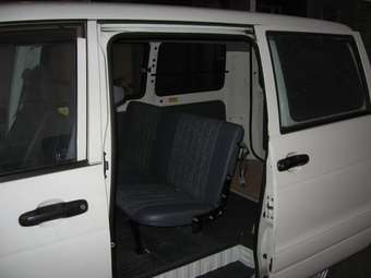2002 Toyota Town Ace Photos