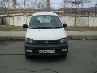 2002 Toyota Town Ace Pictures