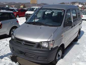 2002 Toyota Town Ace Photos