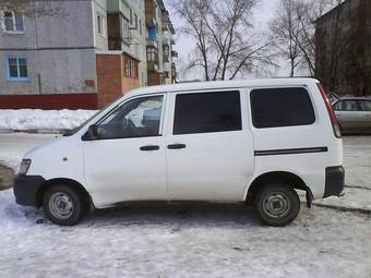 2002 Toyota Town Ace Photos