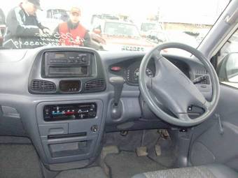 2002 Toyota Town Ace Photos