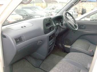 2002 Toyota Town Ace Photos