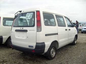 2002 Toyota Town Ace Photos