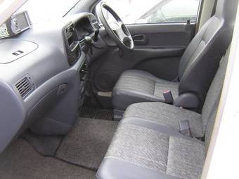 2002 Toyota Town Ace Photos