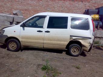 2002 Toyota Town Ace Photos