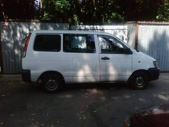 2002 Toyota Town Ace Photos