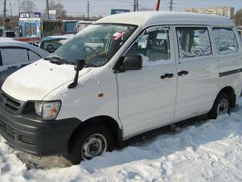 2003 Toyota Town Ace Photos